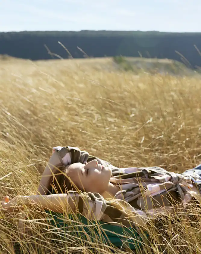 Centre de bien-être Genève - relaxation dans l'herbe